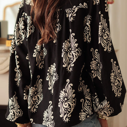 Boho Noir Embroidered Blouse – Vintage Elegance